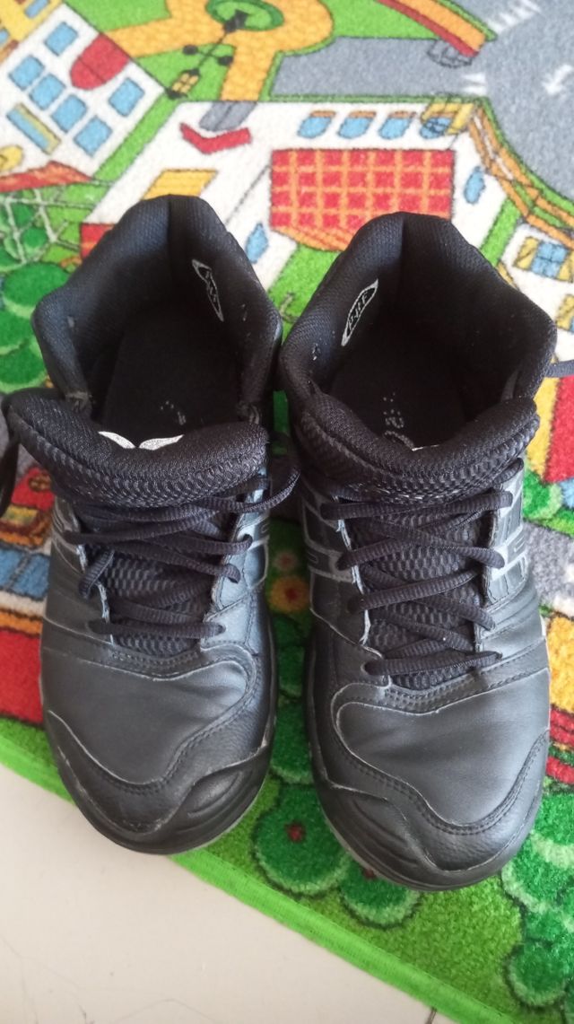 Botines deportivos asics