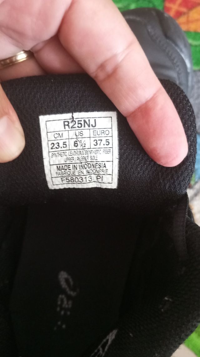 Botines deportivos asics