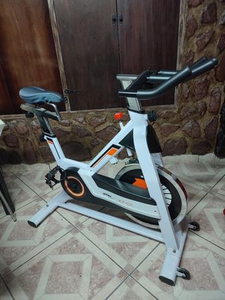 Bicicleta estática ejercicio en casa