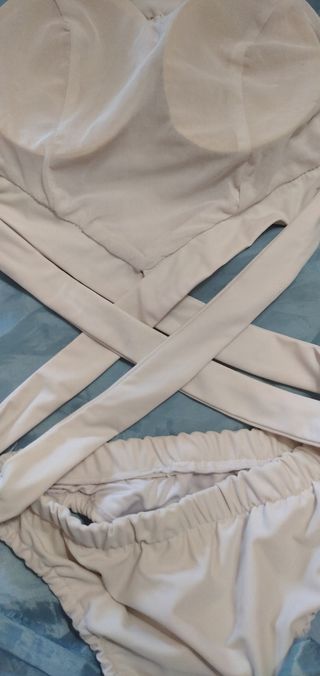 Costume bianco intero