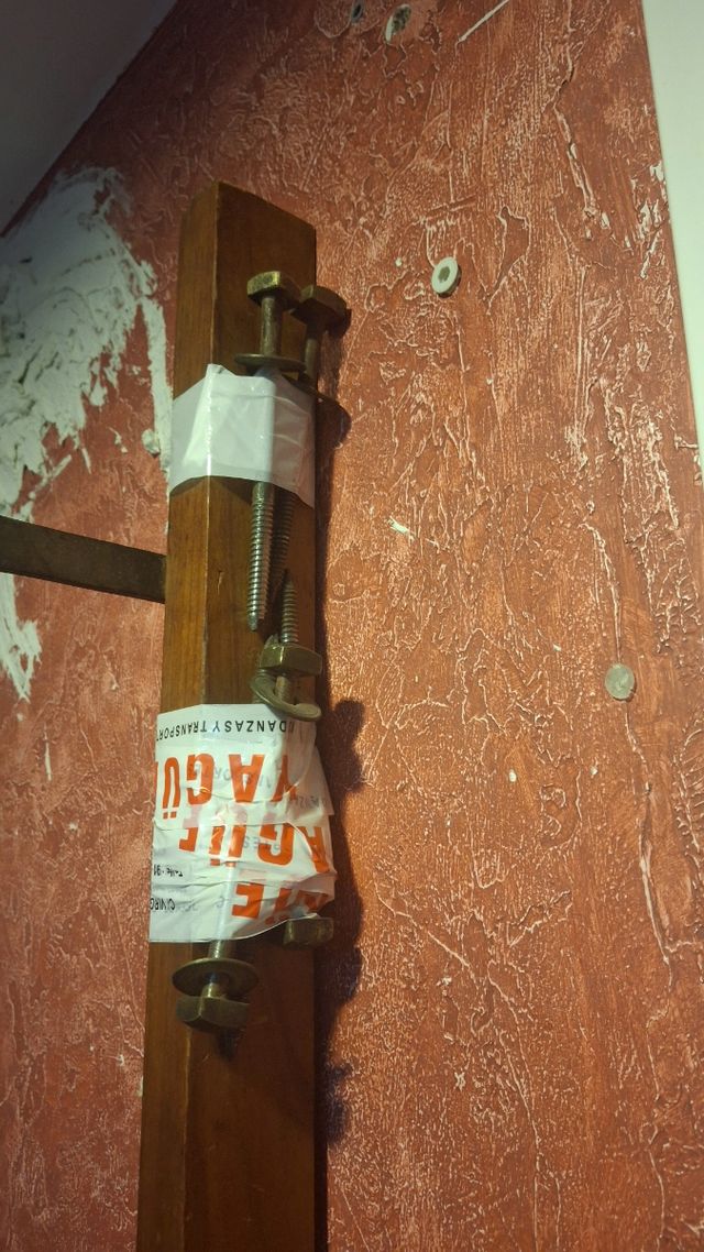 REGALO .urge  una cama antigua  .preciosa