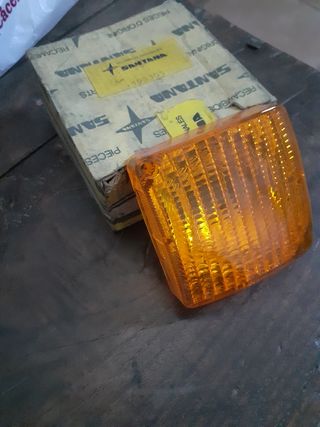 Tulipas camion land rover santana 2000