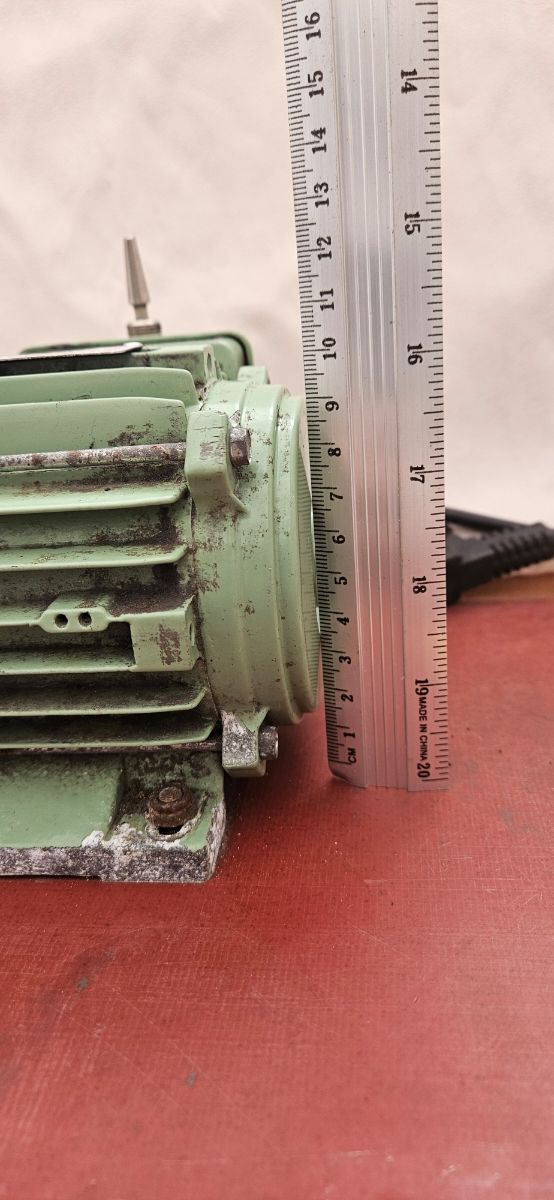 Motor eléctrico 220