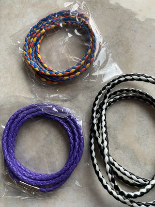 3 braccialetti intrecciati  nuovi
