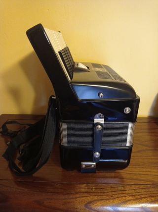 ACORDEÓN HONNER BRAVO II 48