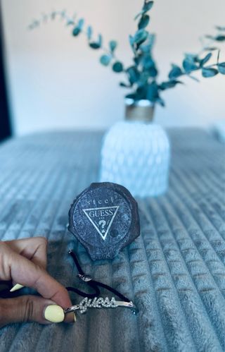 Pulsera vintage cordón Guess