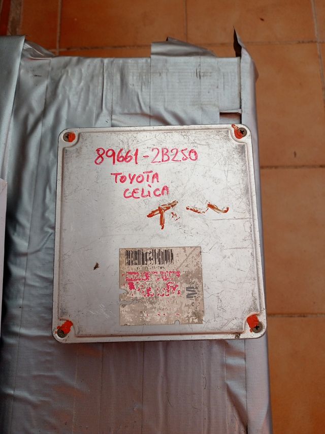 Centralita Toyota Celica para reparar