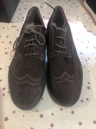 Zapatos vestir nuevos