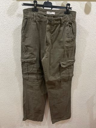 Pantalon cargo verde militar