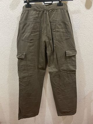 Pantalon cargo verde militar