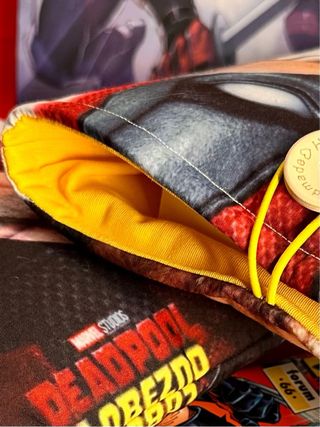 Oferta Funda Deadpool y Lobezno para libros