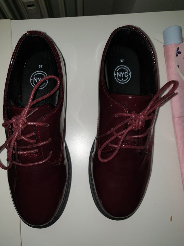 Zapatos charol, cordon, Burdeos