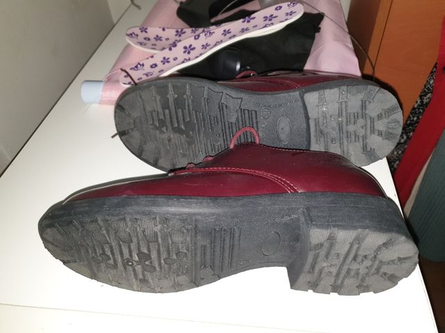 Zapatos charol, cordon, Burdeos