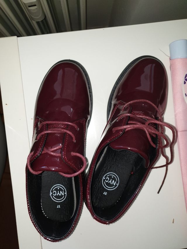 Zapatos charol, cordon, Burdeos