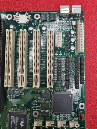 Pentium 100 Mhz con placa socket 5