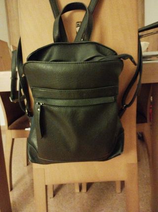Mochila polipiel negro tipo mi sako