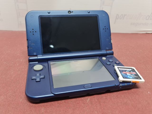 Nintendo New 3DS XL con juego