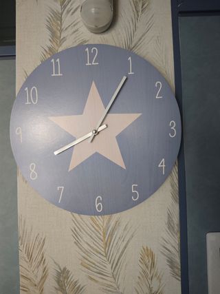 Set di due orologi da parete 