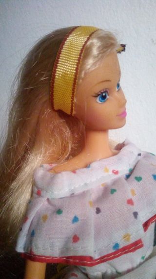 Barbie originale ben tenuta, ottima.