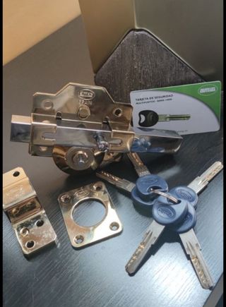 Cerrajero 661051952
