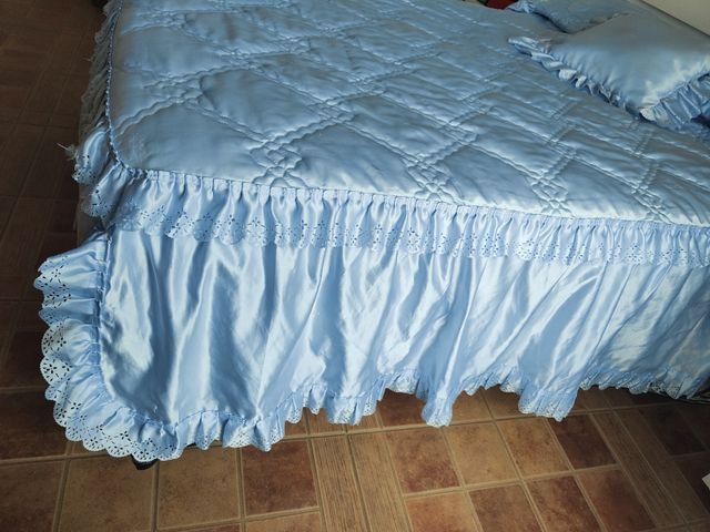 Edredón azul volante.220x142