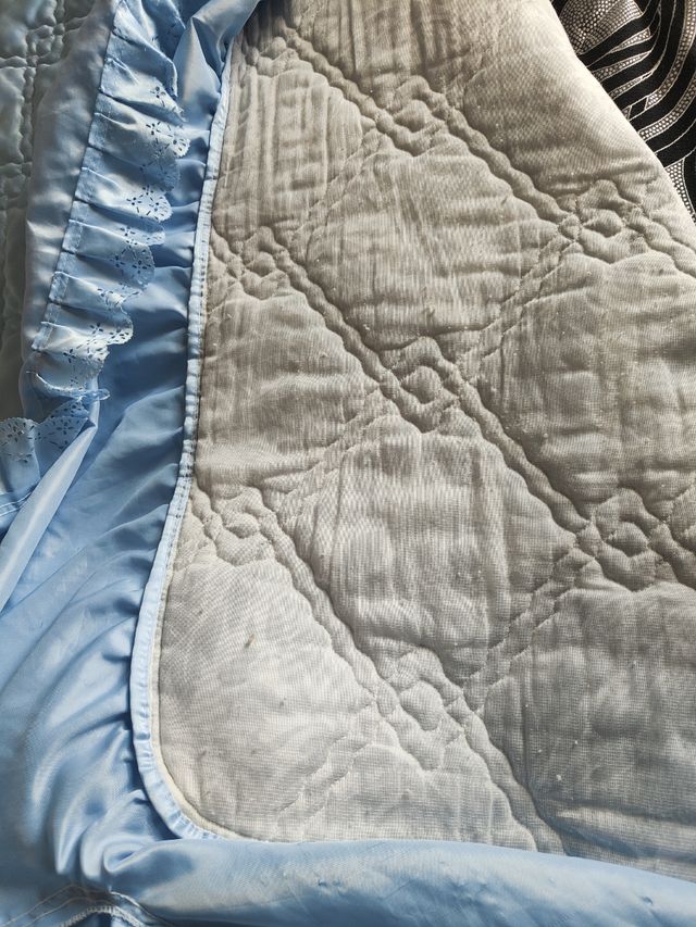 Edredón azul volante.220x142