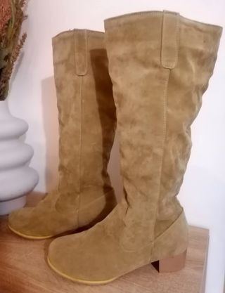 Botas serraje caña alta