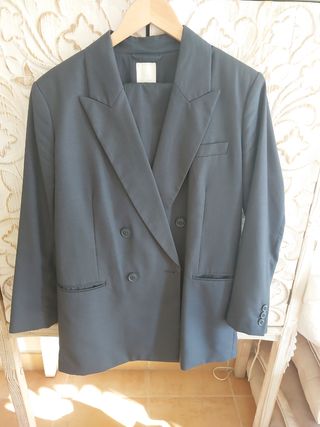 TRAJE DE CHAQUETA H&M.