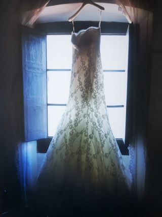 Vestido de novia PRONOVIAS corte sirena y encaje