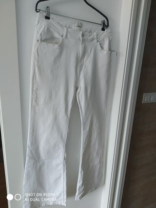 Vaquero blanco campana T46 Cortefiel