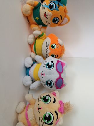 Peluches 44 gatti