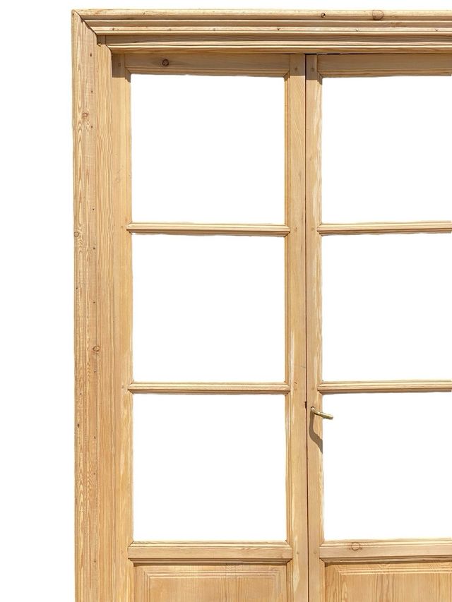 Puerta antigua grande de madera