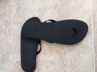 Lote de dos chanclas de dedo, talla 44