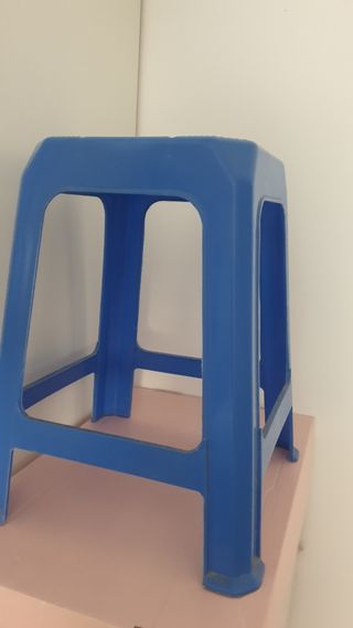 Taburete azul escalera nuevo