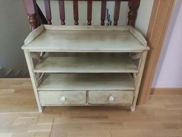 Mesa TV  marca Astigarraga madera