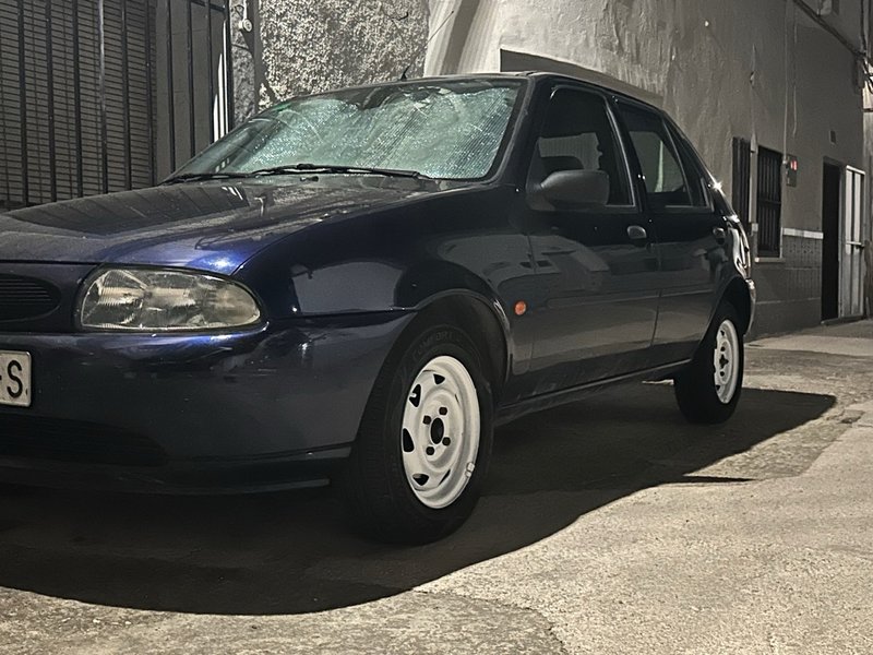 Ford Fiesta 1999 - foto 1