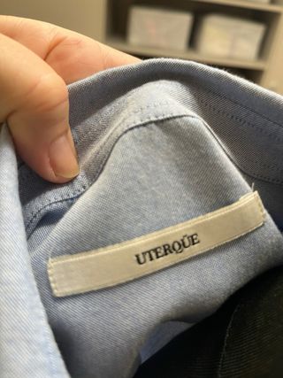 Camisa azul con detalle borlas - uterque 