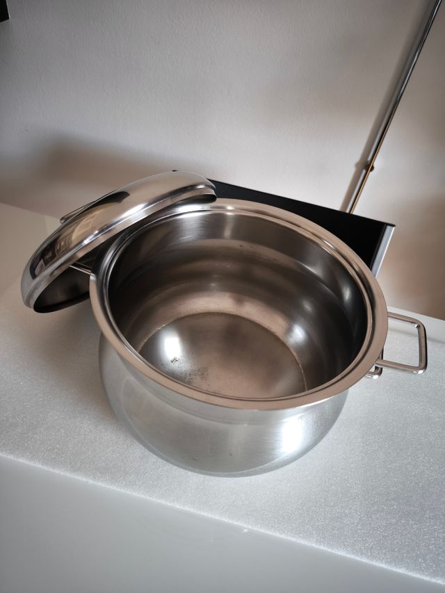 Tegame grande in acciaio