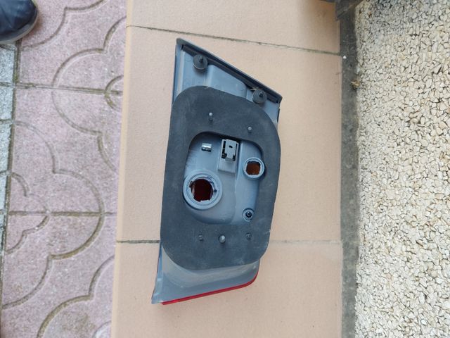 Piloto trasero Izquierdo