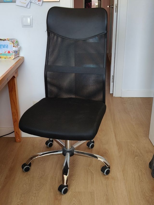 Silla ordenador nueva.