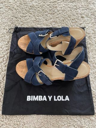 Sandalias Bimba y Lola azul marino