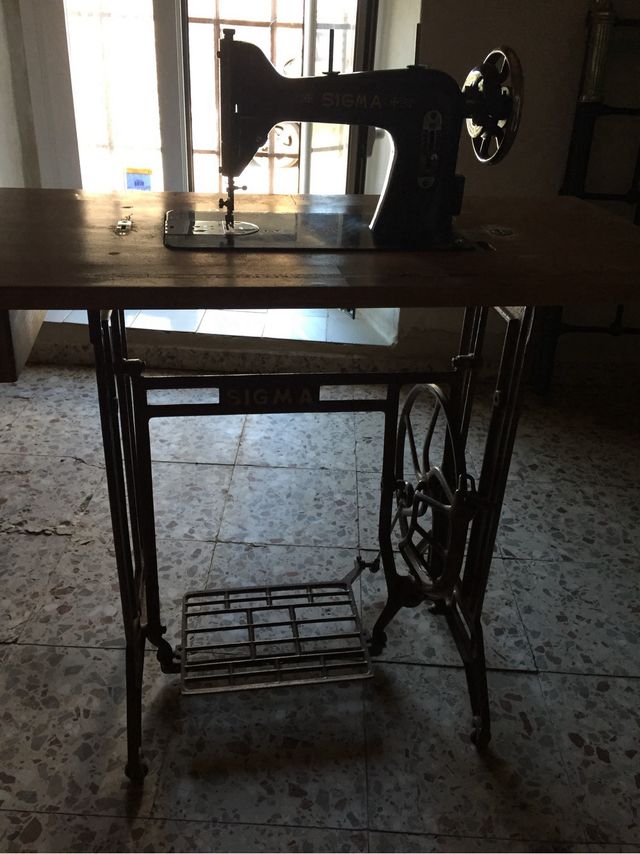 Maquina coser antigua