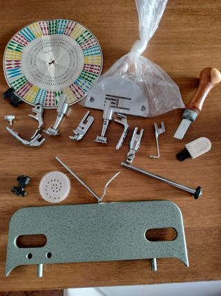 Maquina de coser Refrey