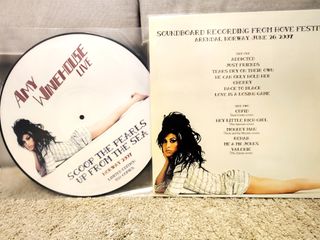 Amy Winehouse – Scoop The Pearls Up From The Sea