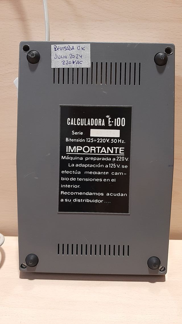 Calculadora TRQ modelo F-100