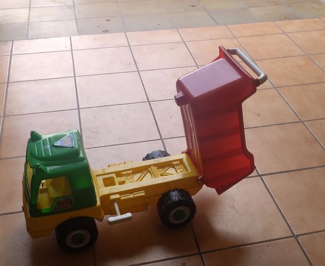 Camión grande de 60x27x30cm 