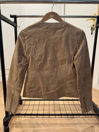 Chaqueta piel antelina beige
