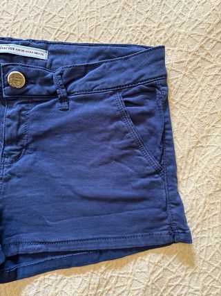 Short azul marino Stradivarius