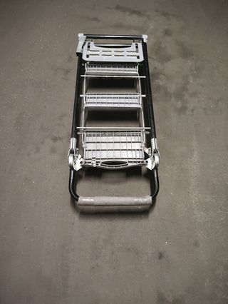 ESCALERA-CARRO METAL RUEDAS.