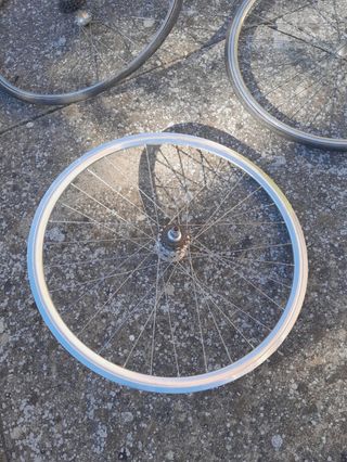 Llantas bicicleta carretera. 